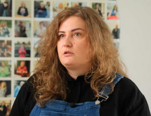 Nuo tylos iki pokyčio: kaip seksualinio smurto prevencijos projektas stiprina kurčiųjų bendruomenę